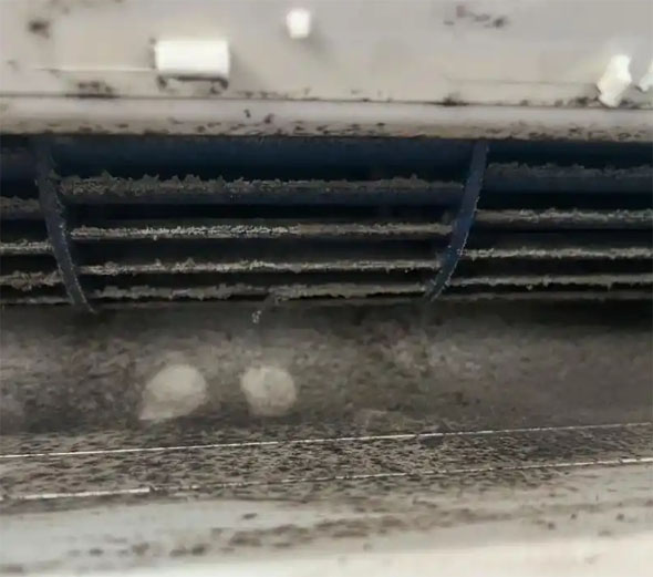 虎林空调吹的风有股烧焦味是怎么回事